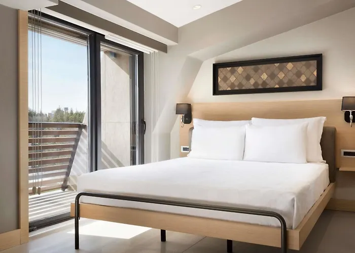 Hawthorn By Wyndham 2*